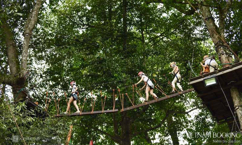 Trò chơi tại Pongyang Jungle Coaster